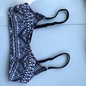 XHILARATION // B&W pattern print with pink inside